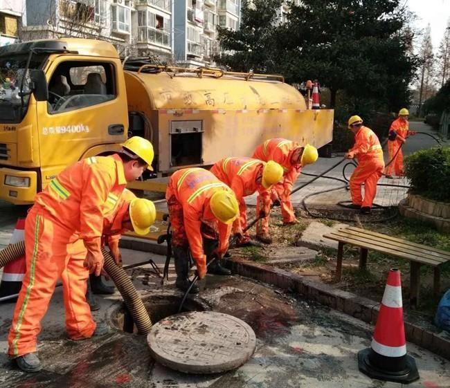 龙湖镇市政管道清淤